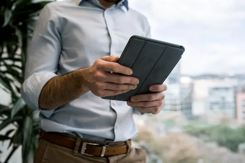 برای تعامل و ارتباط با مشتری از پیام متنی آنلاین استفاده کنید