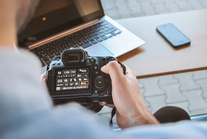 ویرایش غیرمخرب (Non-Destructive Editing) در عکاسی.
