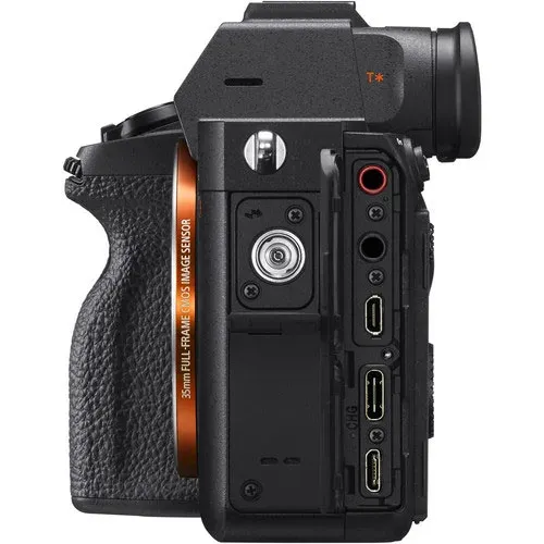 بررسی تخصصی ساختار دوربین Sony a7R IV